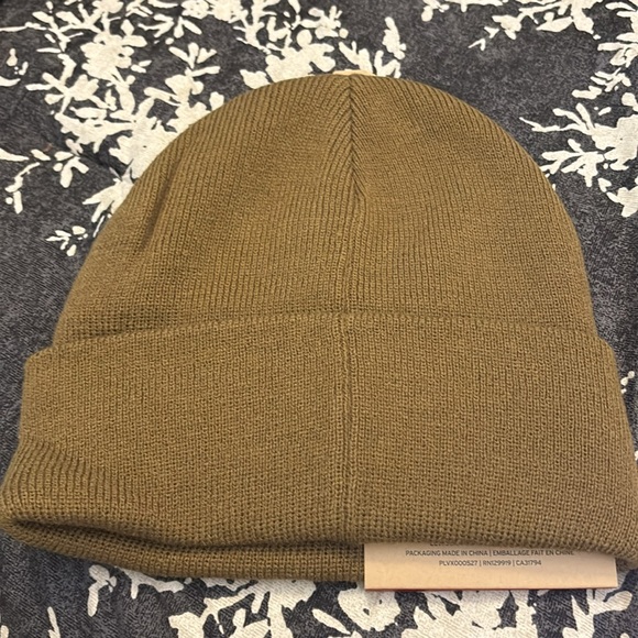 Levi’s Beanie - Picture 2 of 3